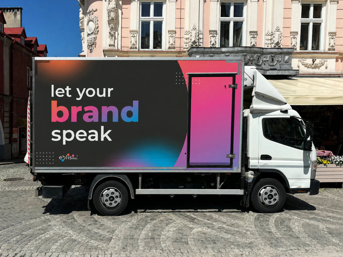 Billboard mobilny na przyczepie samochodowej - kampanie sezonowe