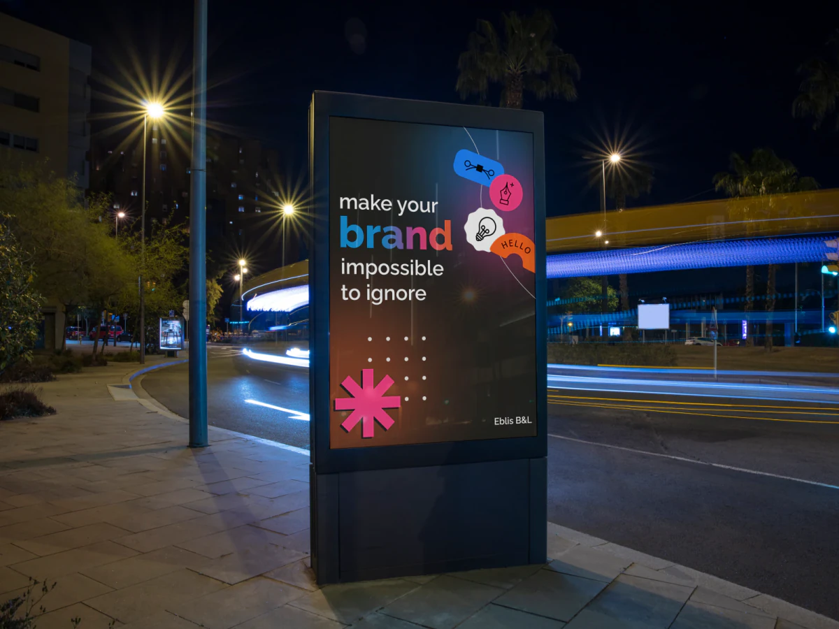 Citylight wolnostojący - samodzielny nośnik reklamowy w centrum miasta